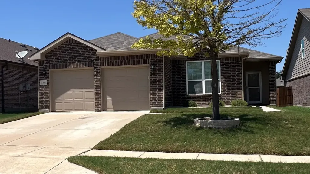 1701 Quail Springs Circle Fort Worth TX 76177
