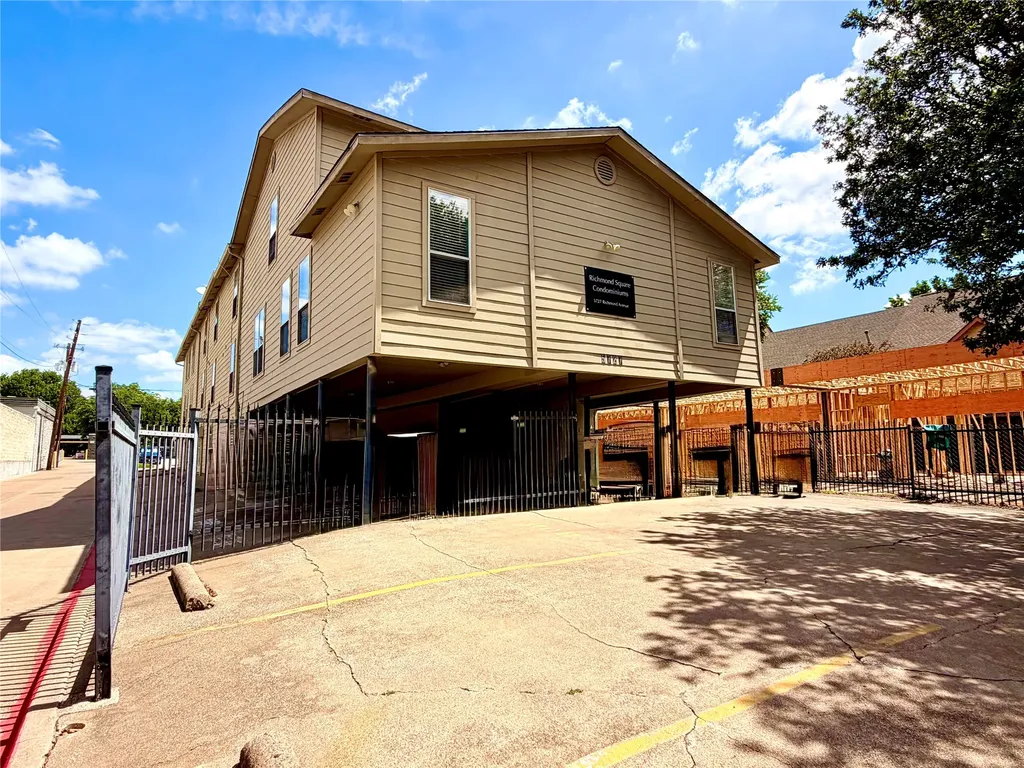 5727 Richmond Avenue Dallas TX 75206