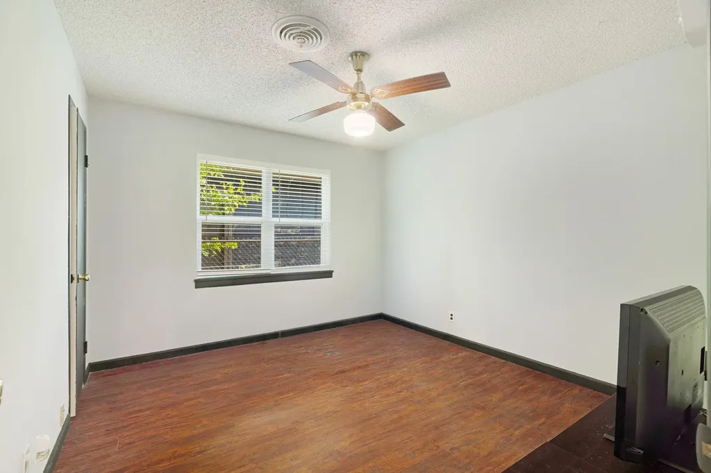 160 NW 28th Street Paris TX 75460