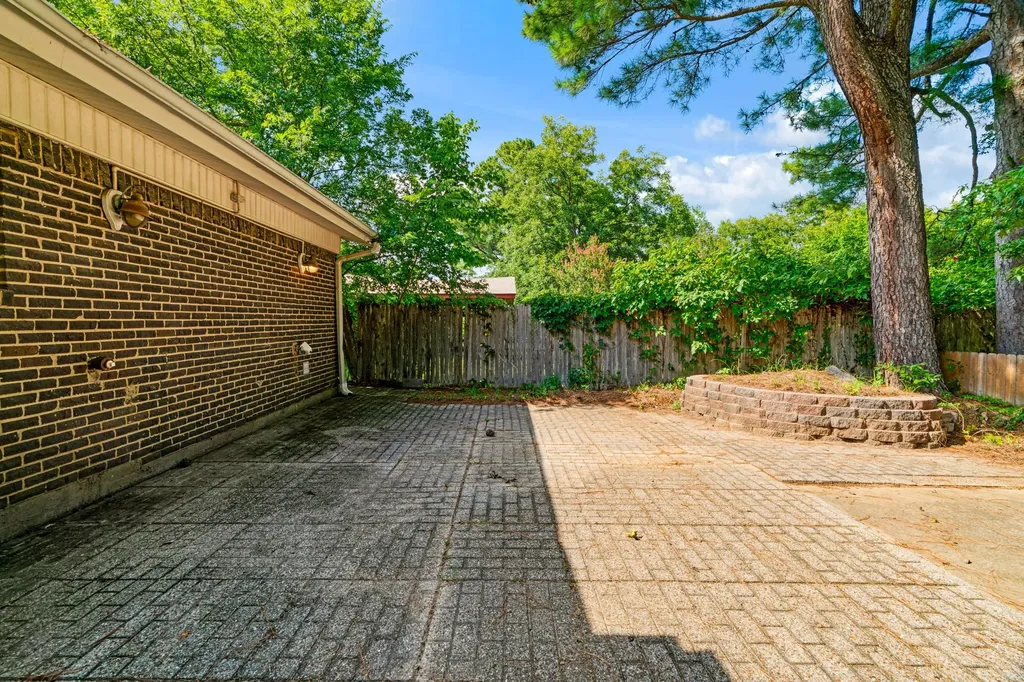 160 NW 28th Street Paris TX 75460