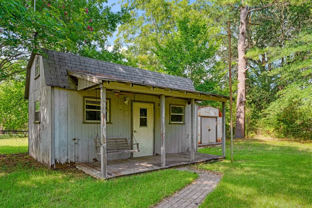 160 NW 28th Street Paris TX 75460