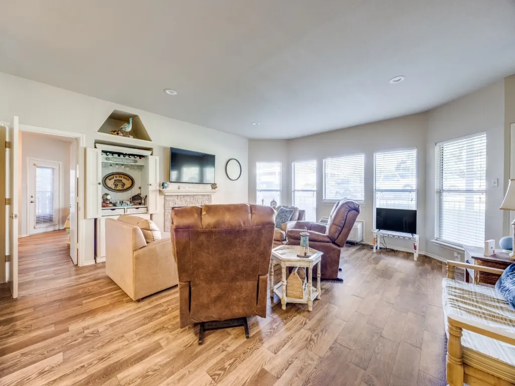 2164 Tanglewood Boulevard Pottsboro TX 75076