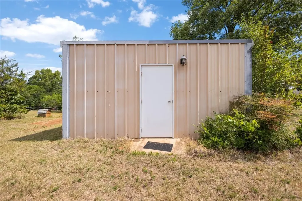 280 Vz County Road 4821 Chandler TX 75758
