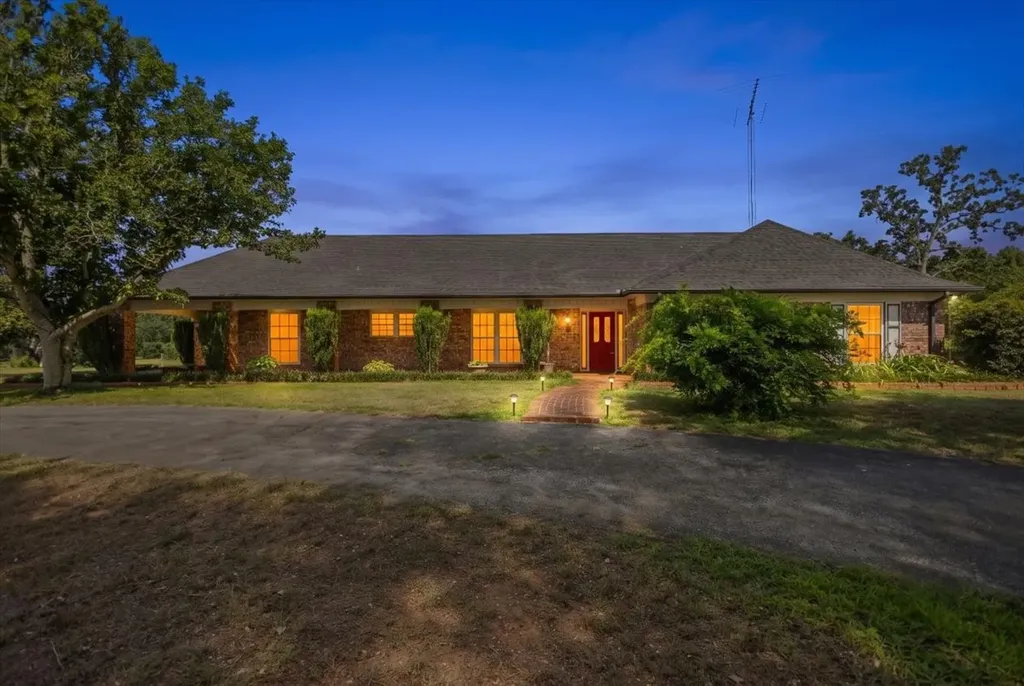 280 Vz County Road 4821 Chandler TX 75758