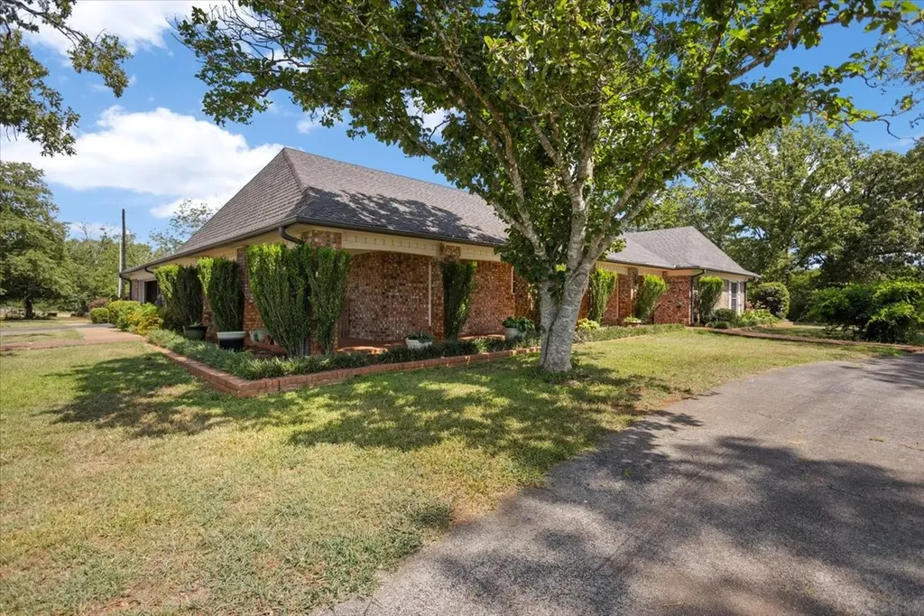 280 Vz County Road 4821 Chandler TX 75758