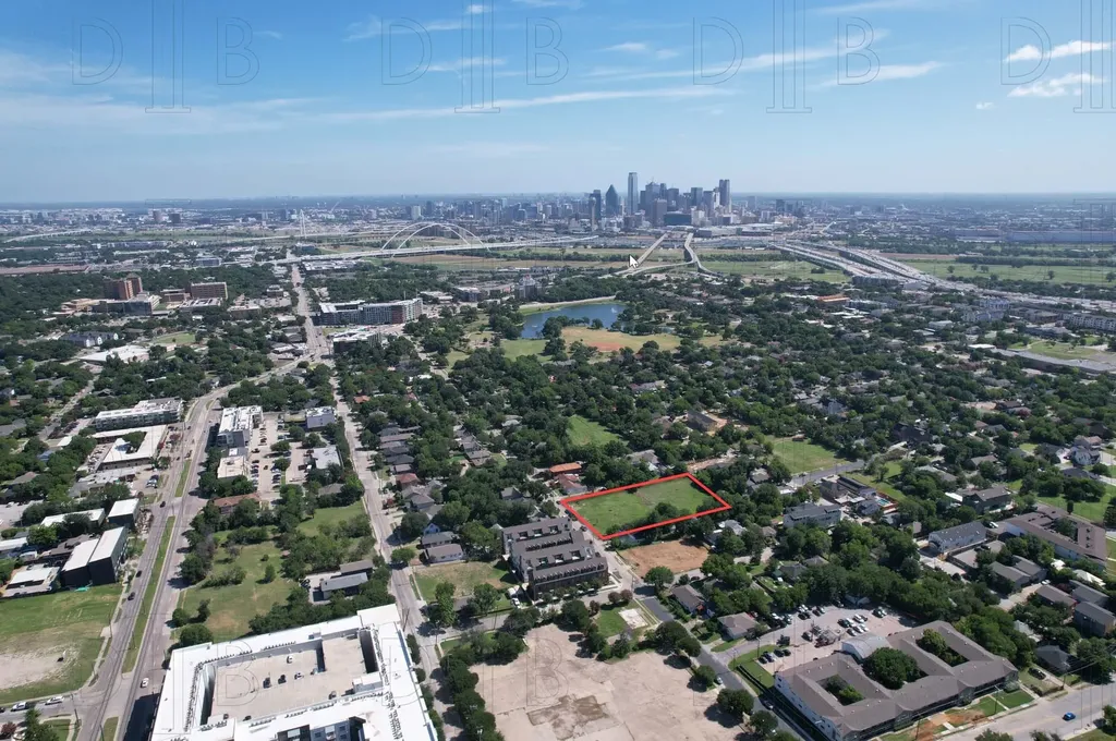 211 E Neely Street Dallas TX 75203