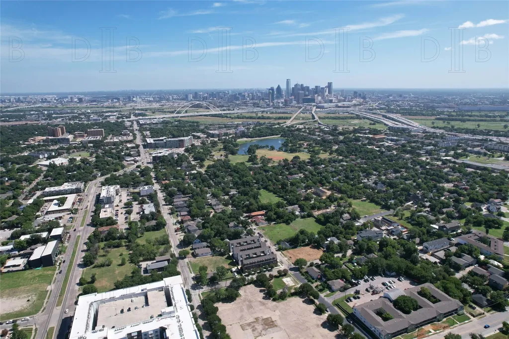 211 E Neely Street Dallas TX 75203