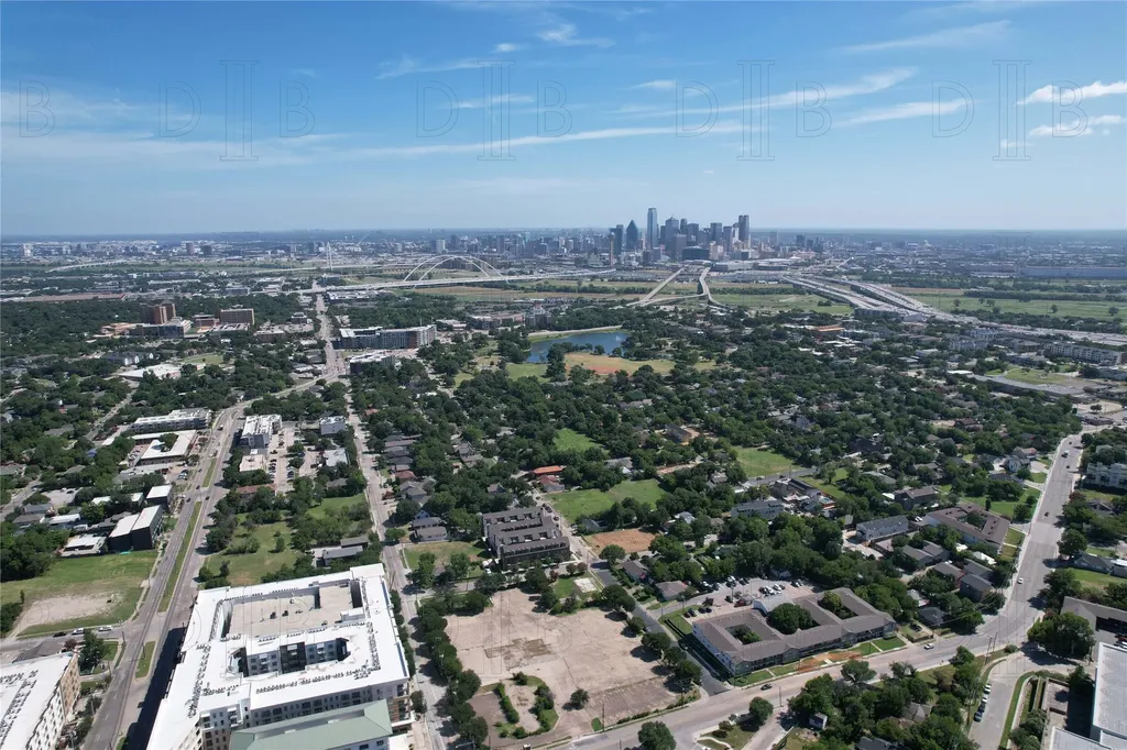 211 E Neely Street Dallas TX 75203