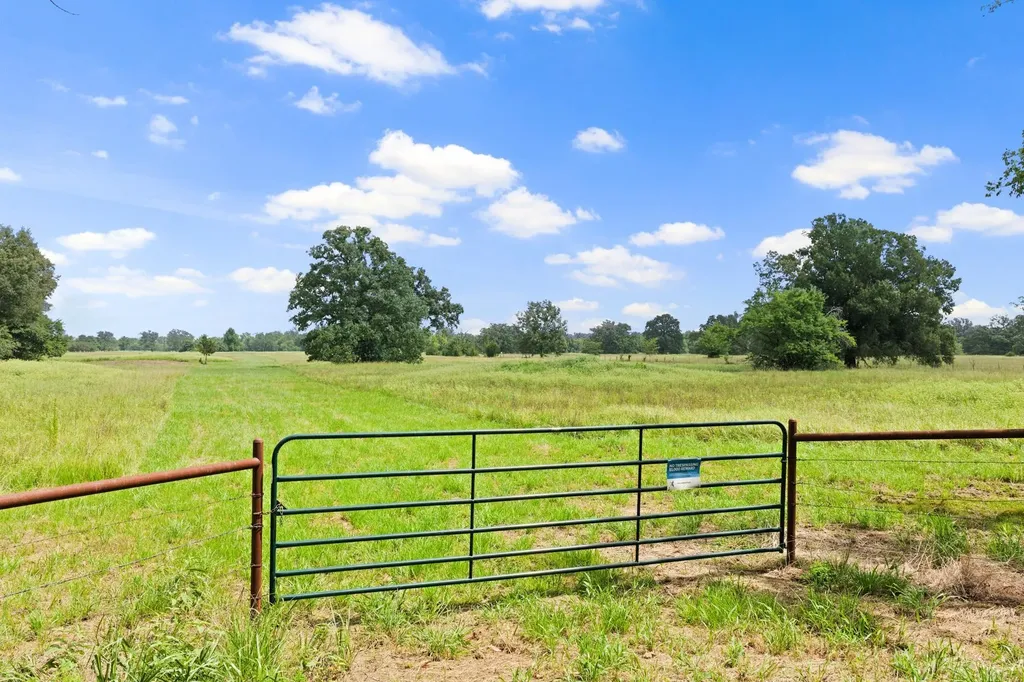 495 NE County Road 2220 Talco TX 75487