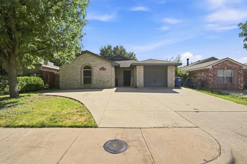 2534 Las Villas Avenue Dallas TX 75211