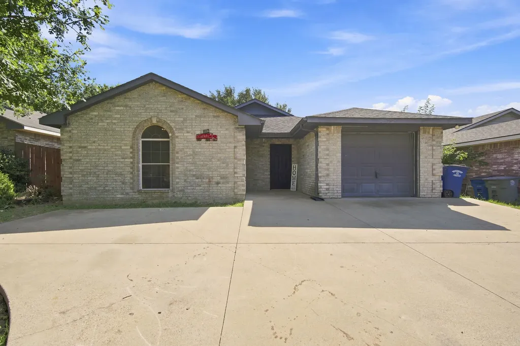 2534 Las Villas Avenue Dallas TX 75211
