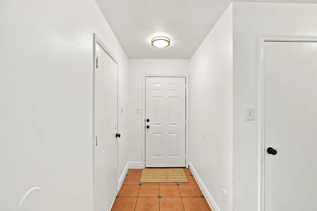 2534 Las Villas Avenue Dallas TX 75211