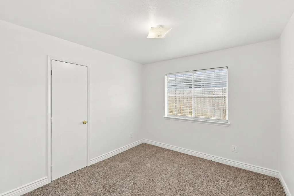 2534 Las Villas Avenue Dallas TX 75211