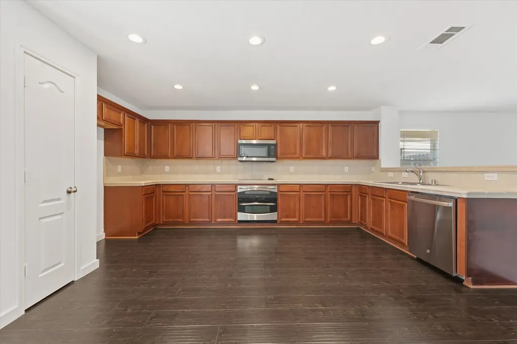 5311 Freestone Drive Grand Prairie TX 75052
