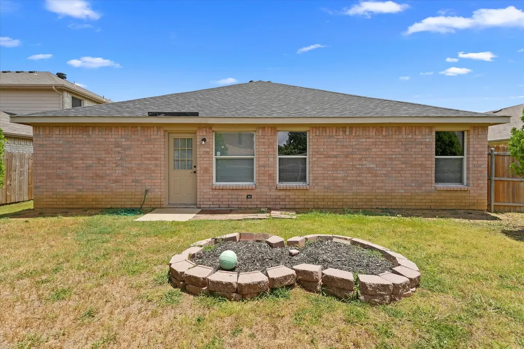 5311 Freestone Drive Grand Prairie TX 75052
