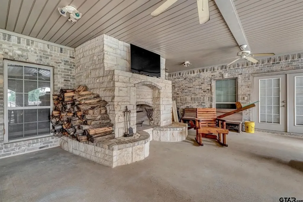 13521 Fm 16 W Lindale TX 75771