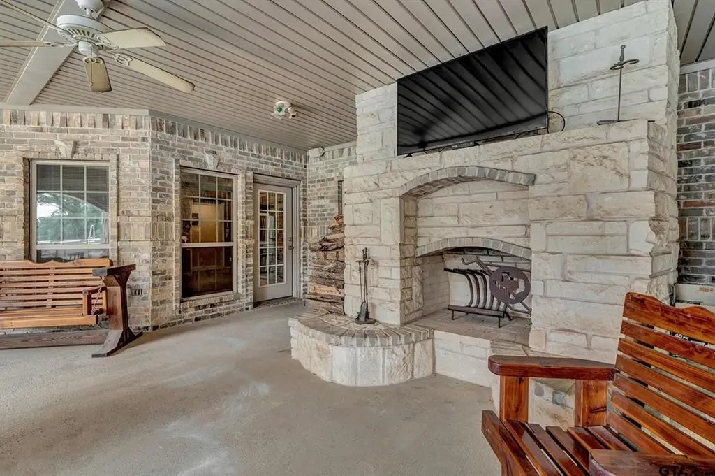 13521 Fm 16 W Lindale TX 75771