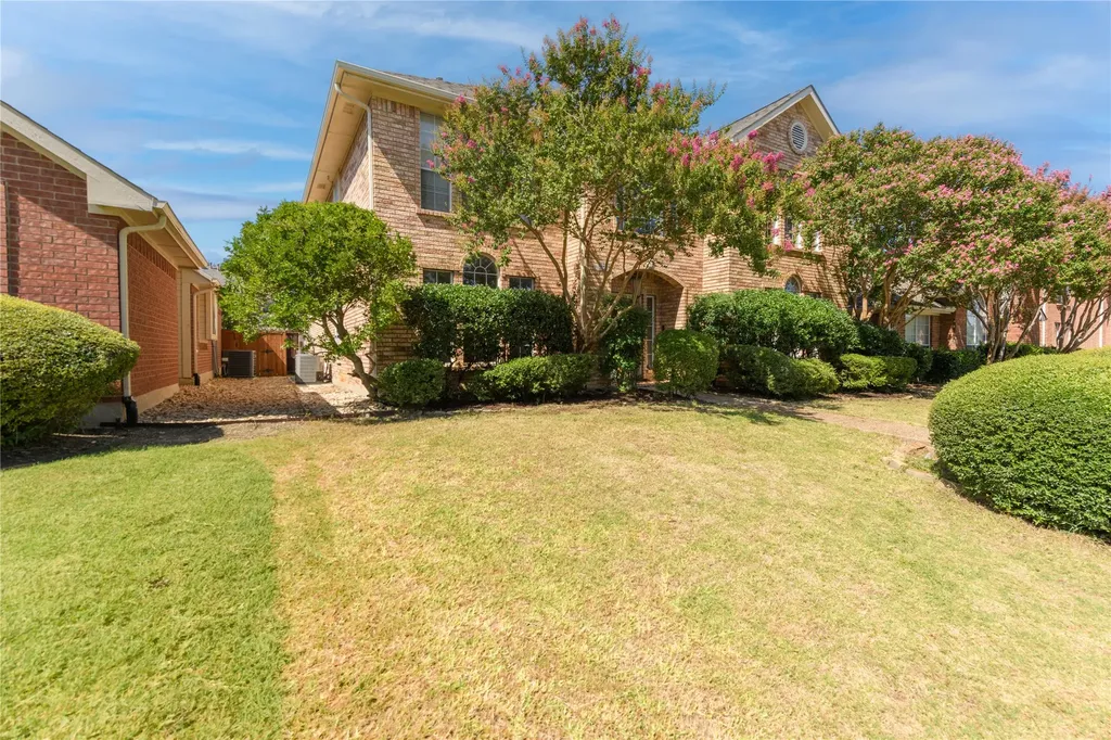 1812 Canoe Way Carrollton TX 75010