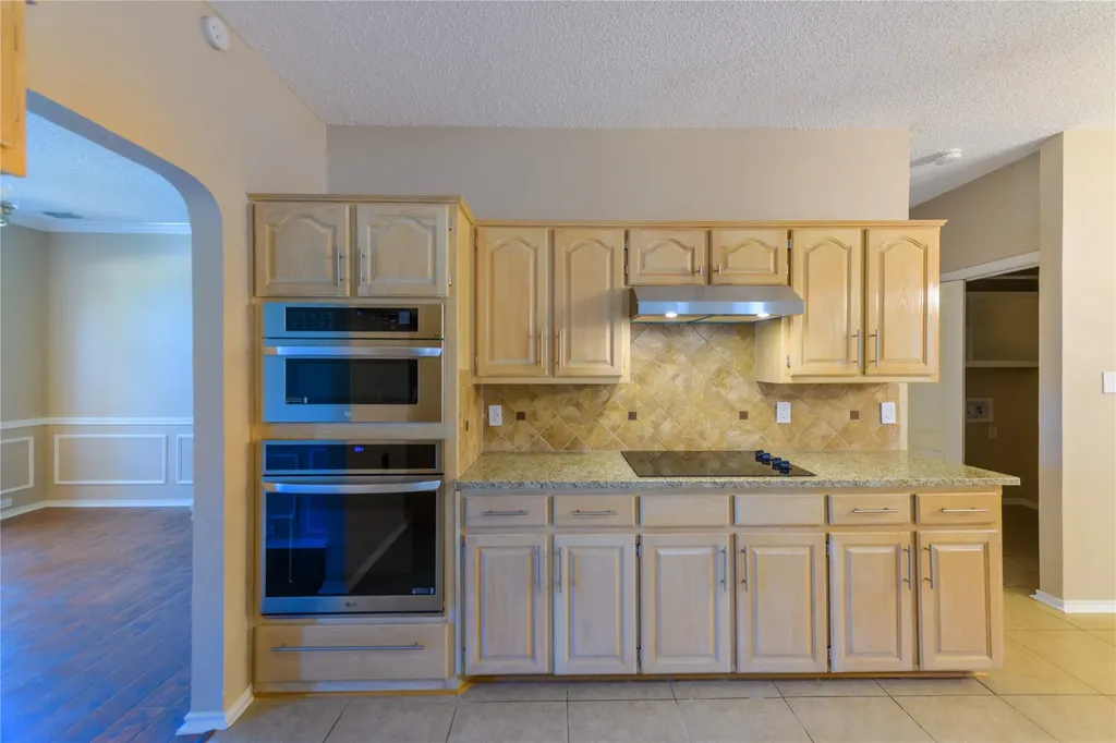 1812 Canoe Way Carrollton TX 75010