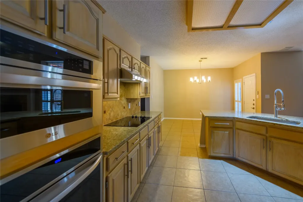 1812 Canoe Way Carrollton TX 75010