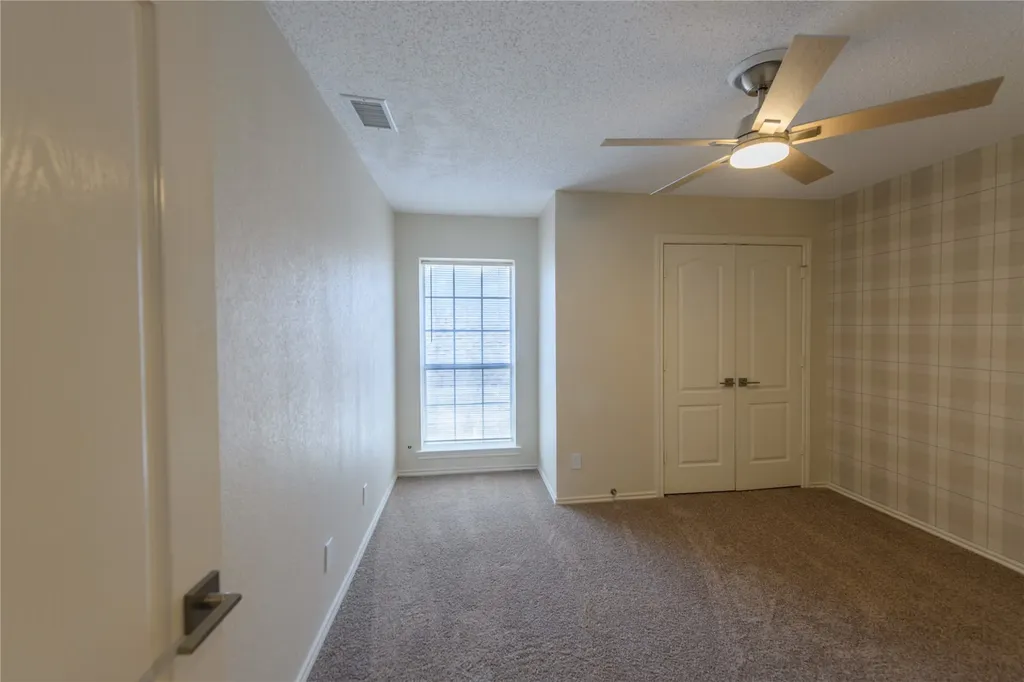1812 Canoe Way Carrollton TX 75010