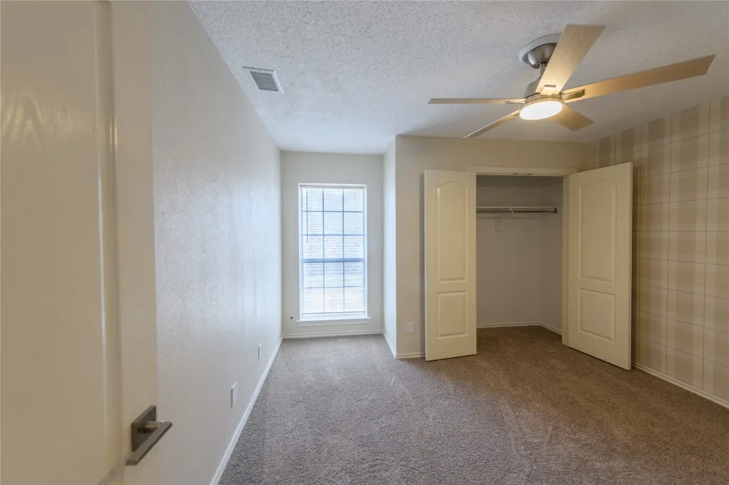 1812 Canoe Way Carrollton TX 75010