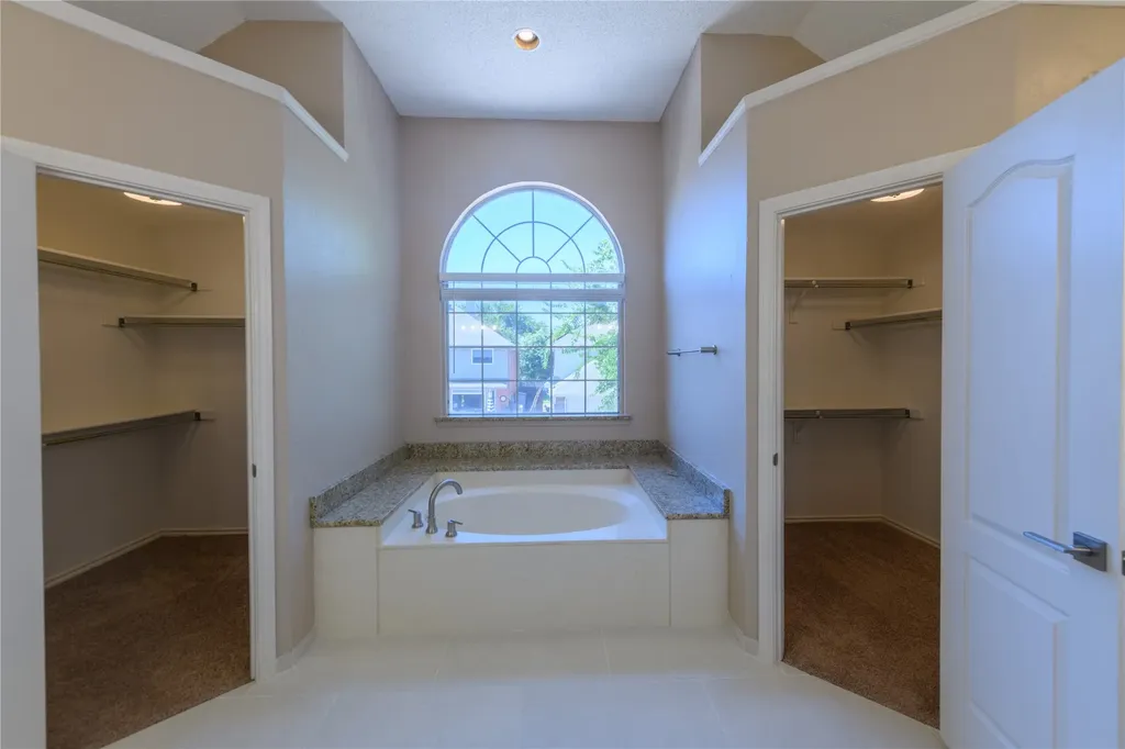 1812 Canoe Way Carrollton TX 75010