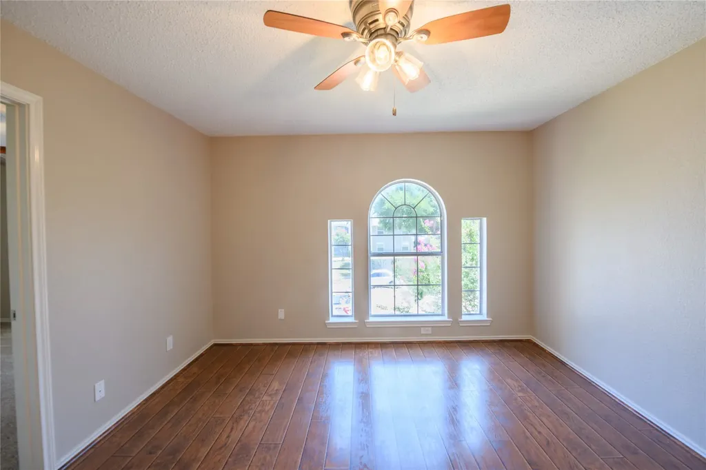 1812 Canoe Way Carrollton TX 75010