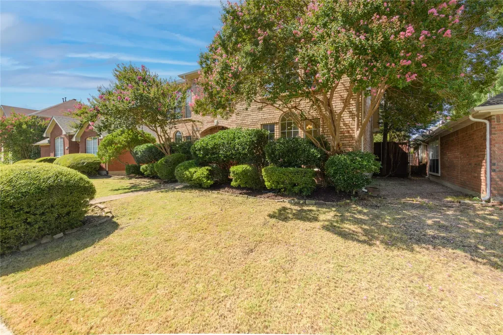 1812 Canoe Way Carrollton TX 75010