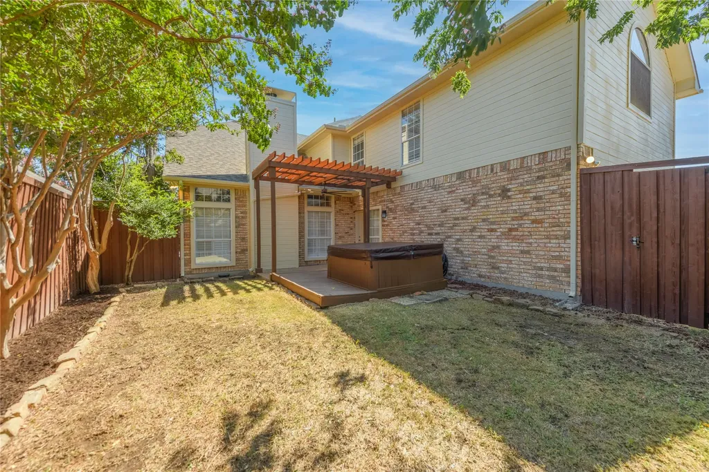 1812 Canoe Way Carrollton TX 75010