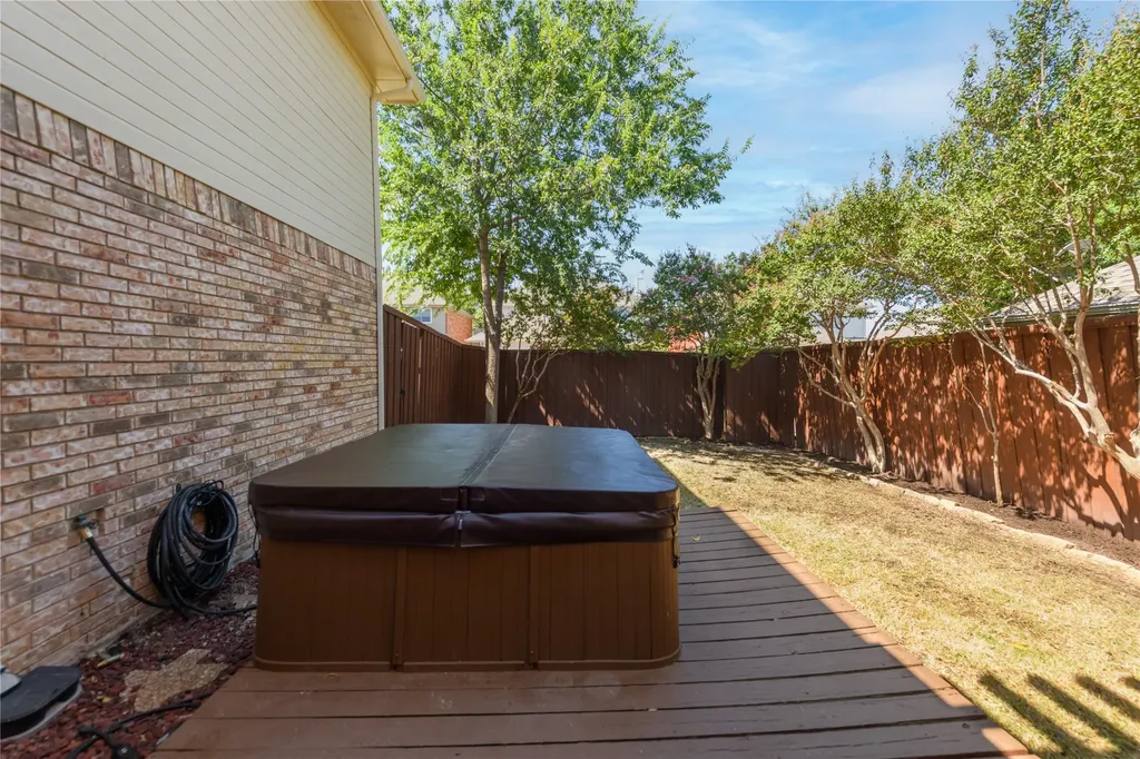 1812 Canoe Way Carrollton TX 75010