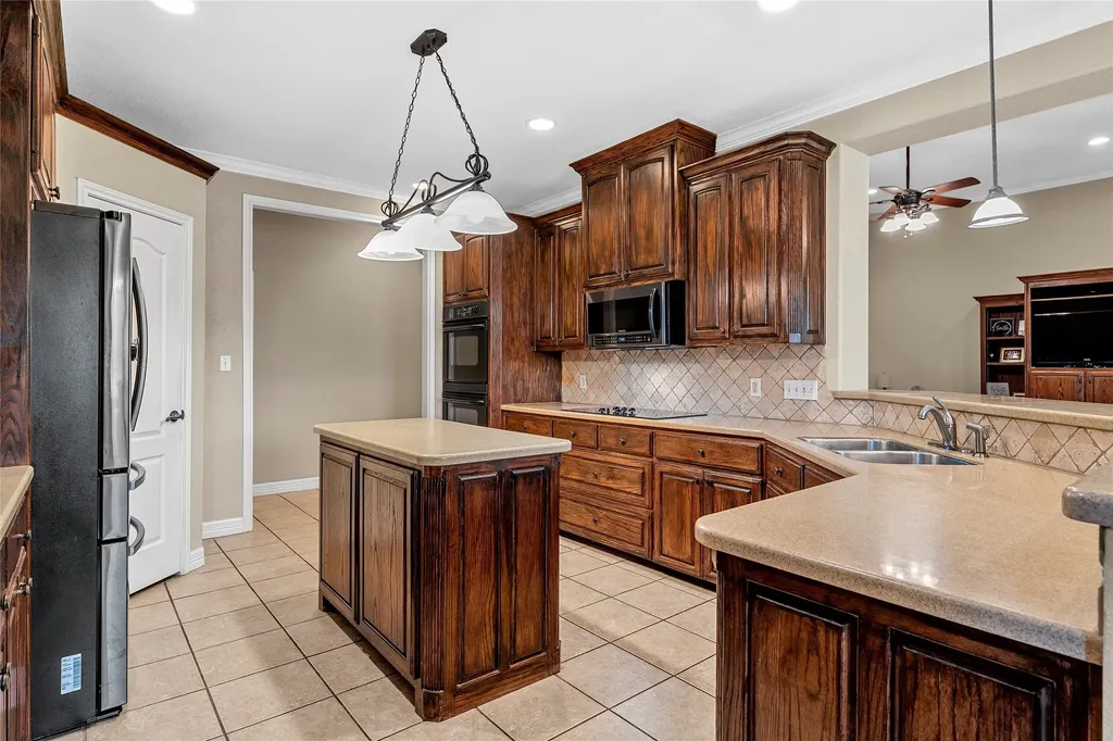 2765 Pleasant Run Road Mcgregor TX 76657