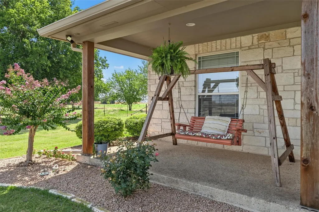 2765 Pleasant Run Road Mcgregor TX 76657