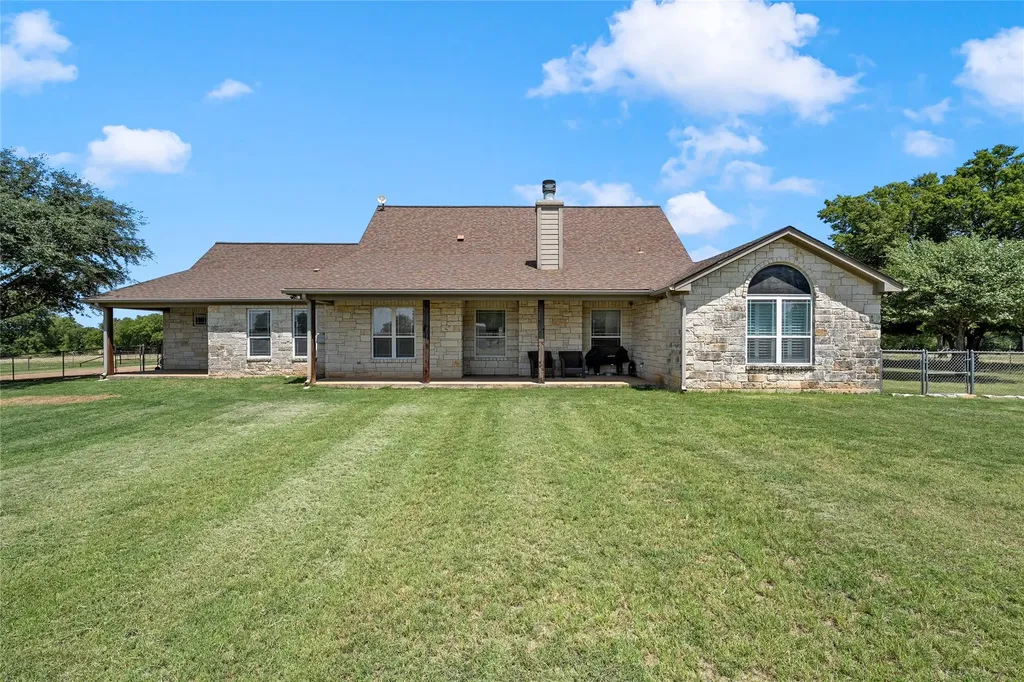 2765 Pleasant Run Road Mcgregor TX 76657