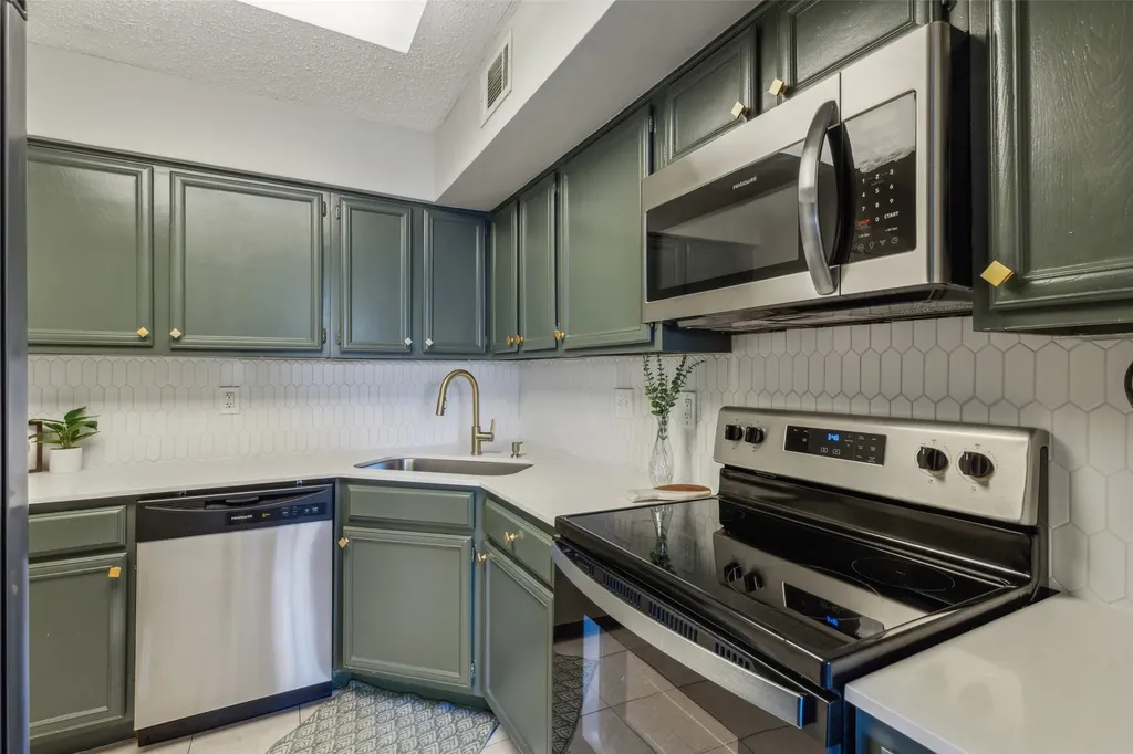 15151 Berry Trail Dallas TX 75248