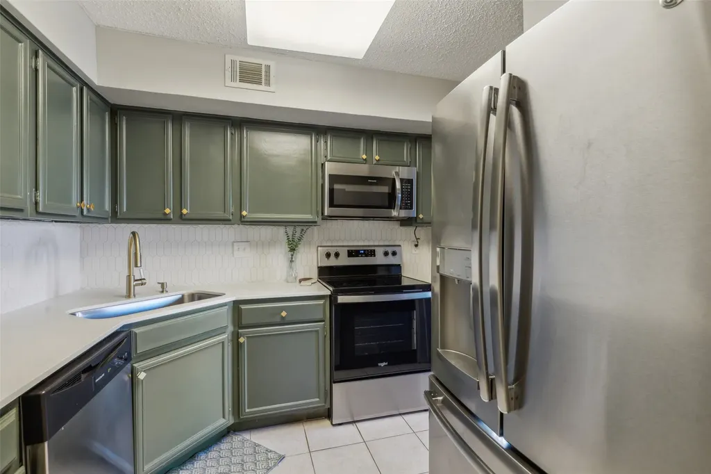 15151 Berry Trail Dallas TX 75248