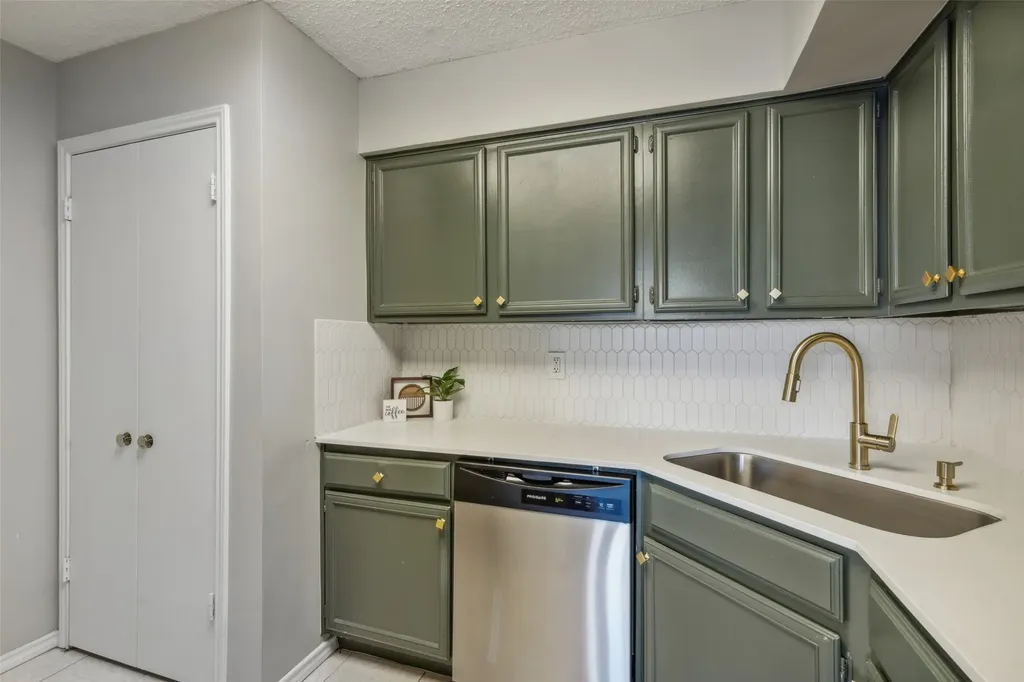 15151 Berry Trail Dallas TX 75248