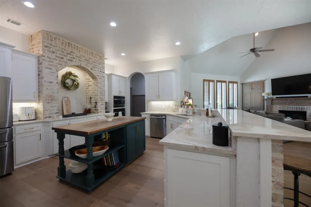 805 Lake Breeze Drive Highland Village TX 75077