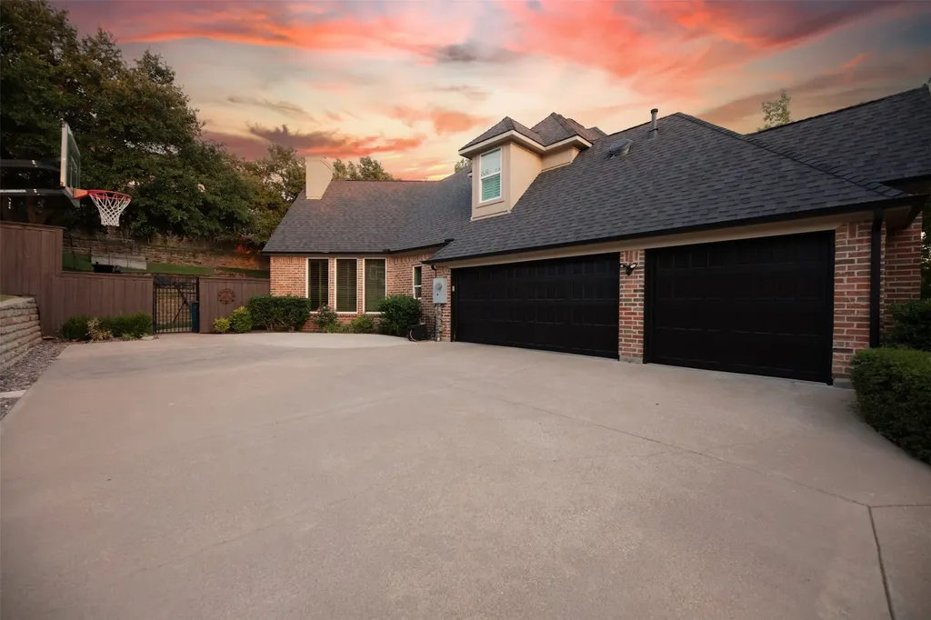 805 Lake Breeze Drive Highland Village TX 75077