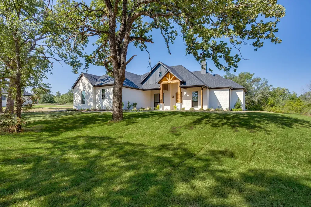 173 Oak Grove Way Springtown TX 76082