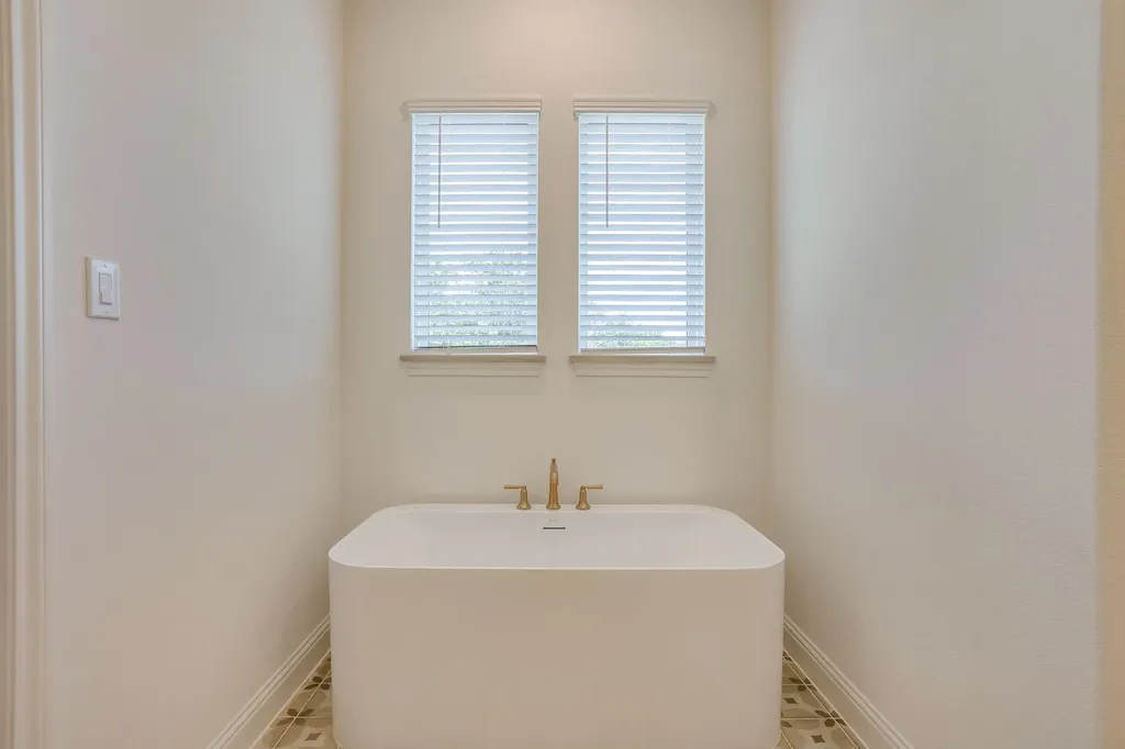 173 Oak Grove Way Springtown TX 76082