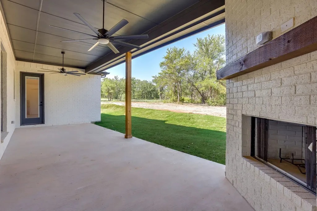 173 Oak Grove Way Springtown TX 76082