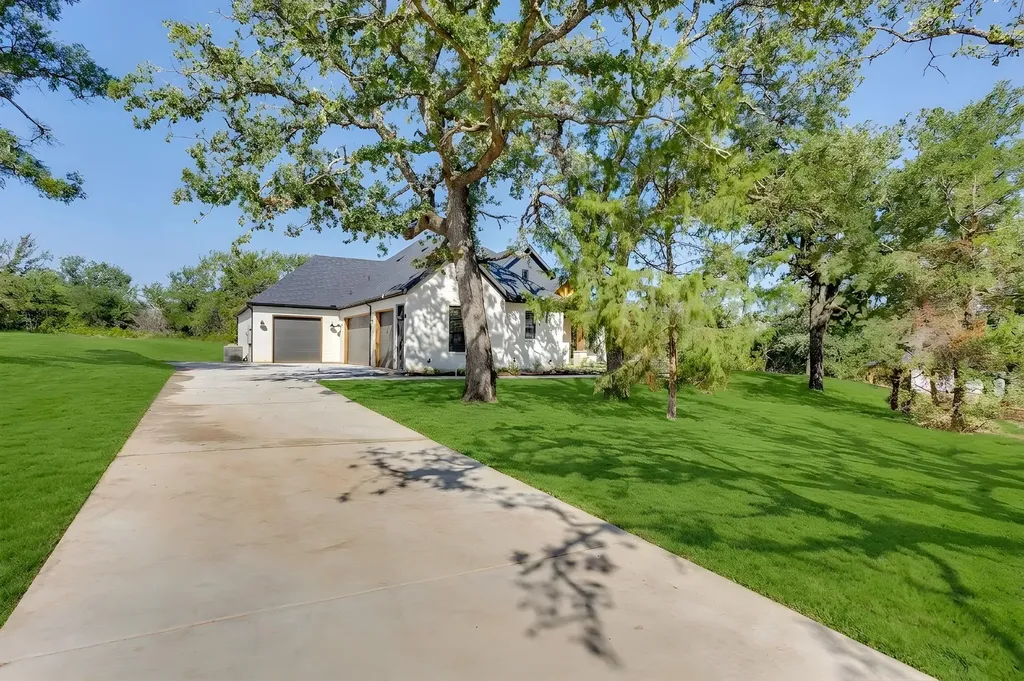 173 Oak Grove Way Springtown TX 76082