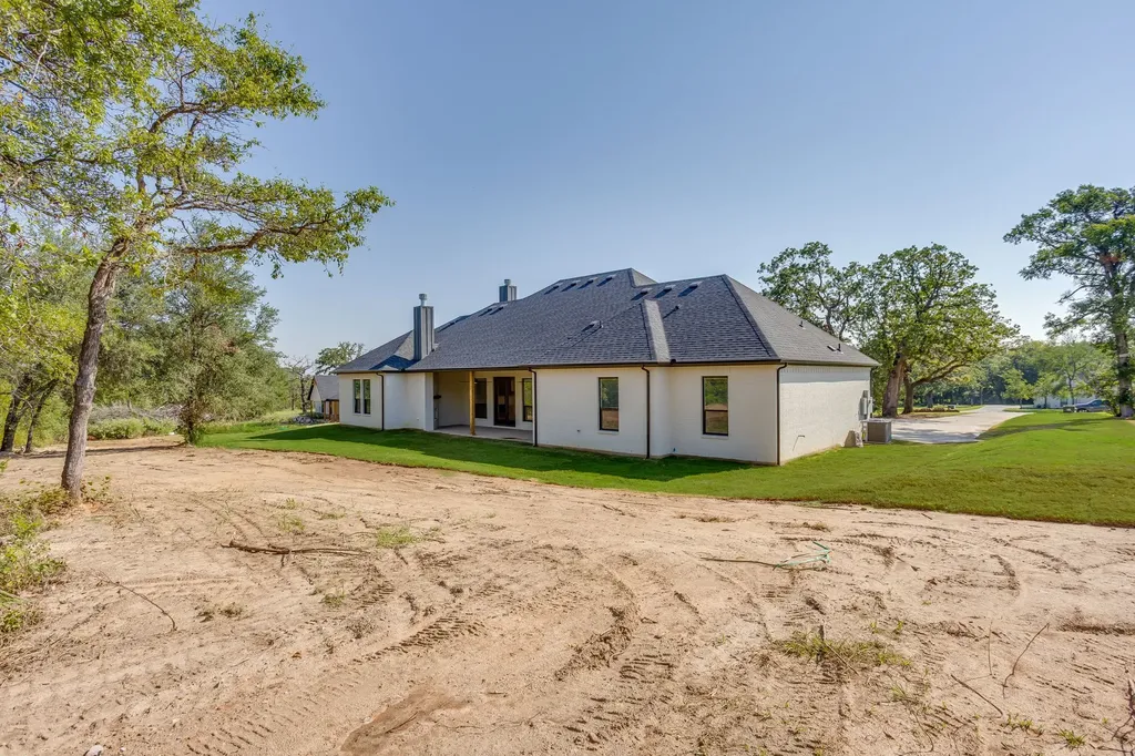 173 Oak Grove Way Springtown TX 76082