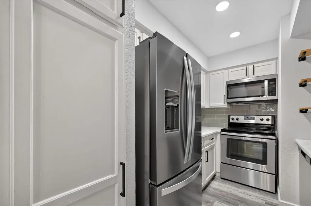 6646 E Lovers Lane Dallas TX 75214