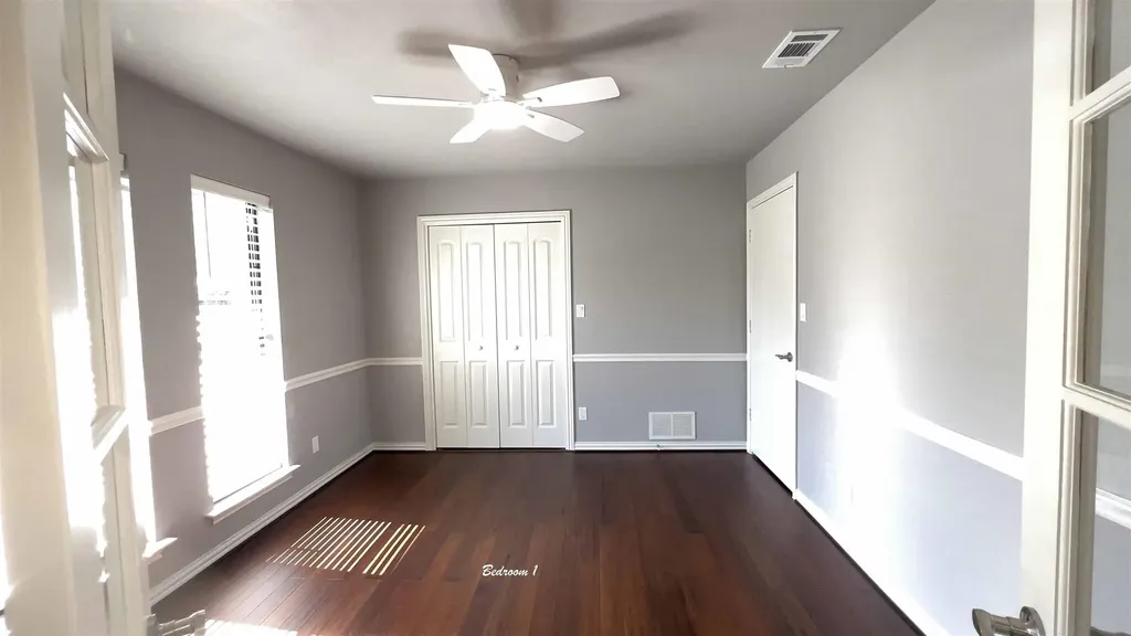 2409 Oakwood Drive Carrollton TX 75006