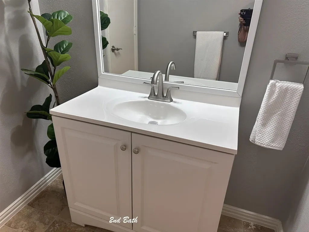 2409 Oakwood Drive Carrollton TX 75006