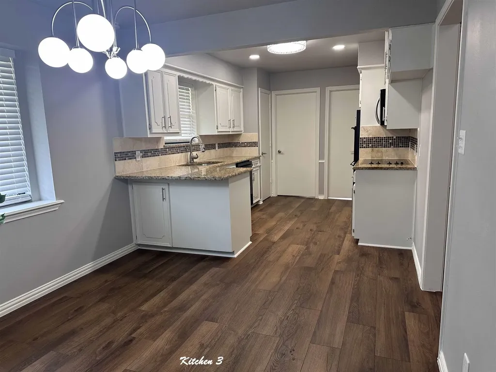 2409 Oakwood Drive Carrollton TX 75006