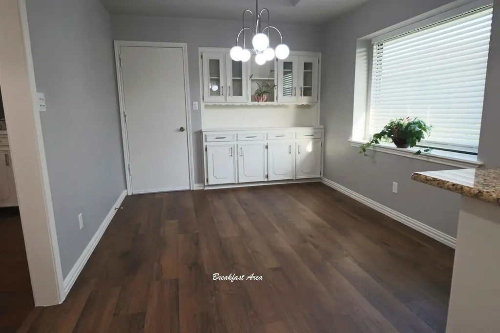 2409 Oakwood Drive Carrollton TX 75006