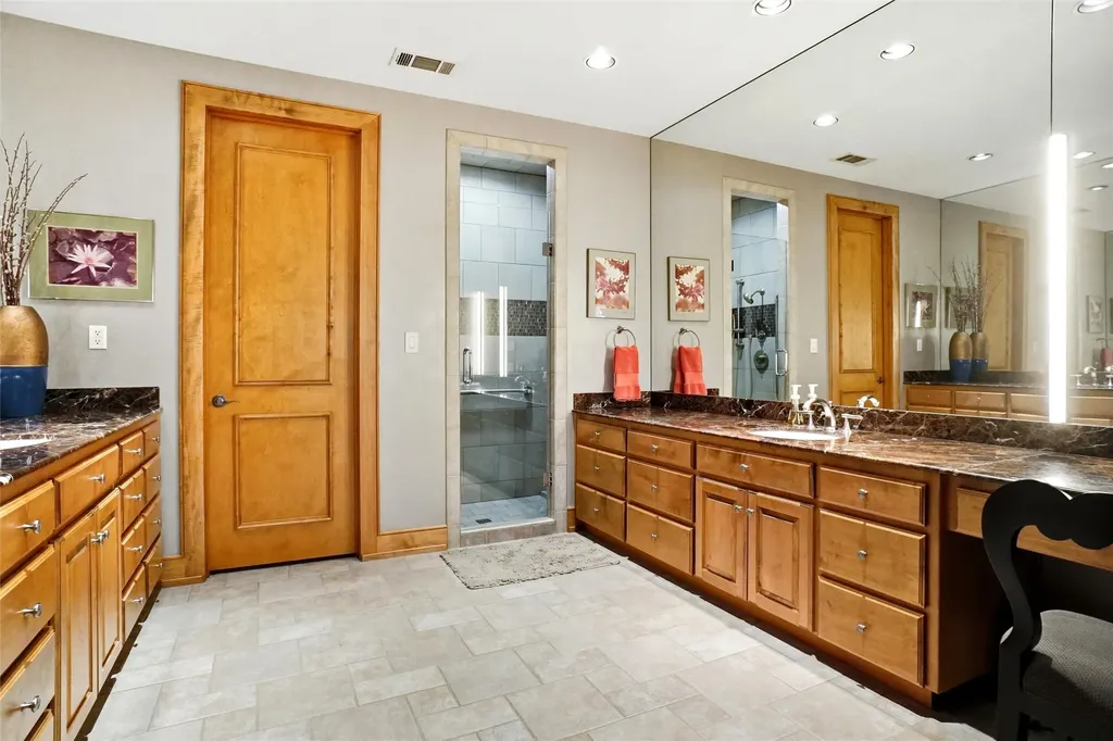 1924 Kensington Drive Fort Worth TX 76110